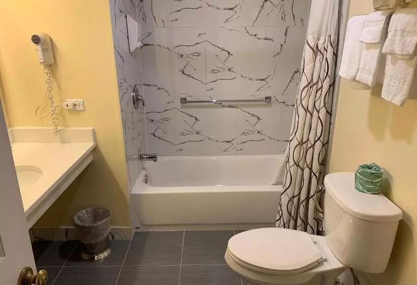 Four Winds Country Motel