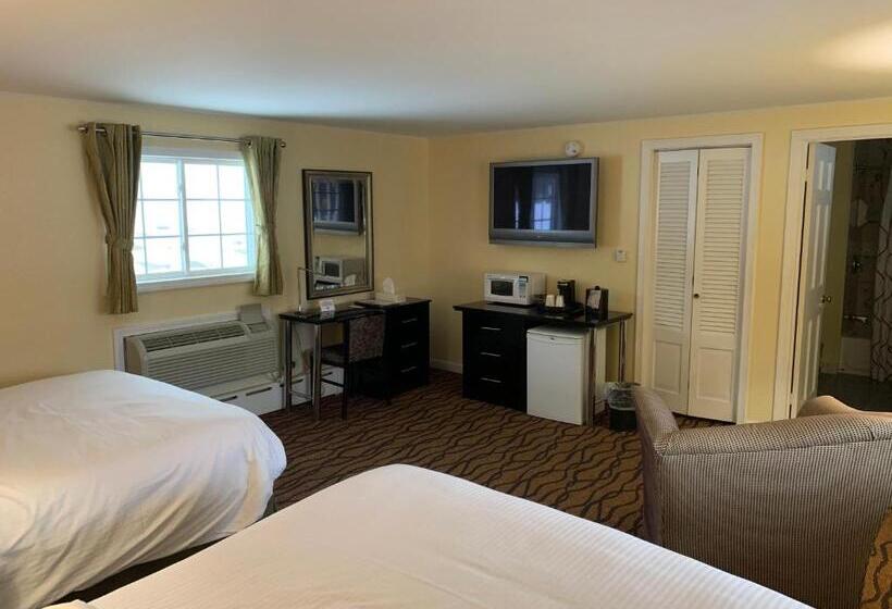 Four Winds Country Motel