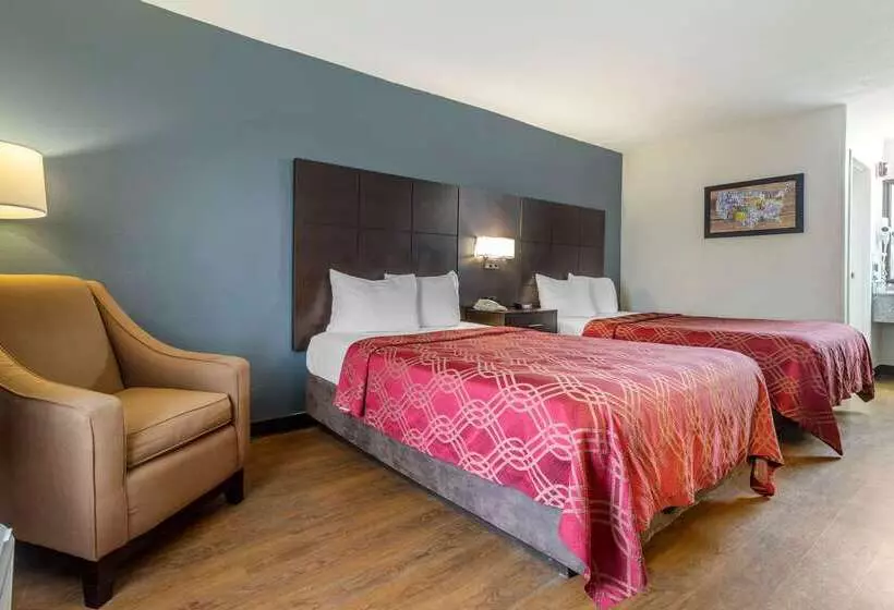 ホテル Econo Lodge North