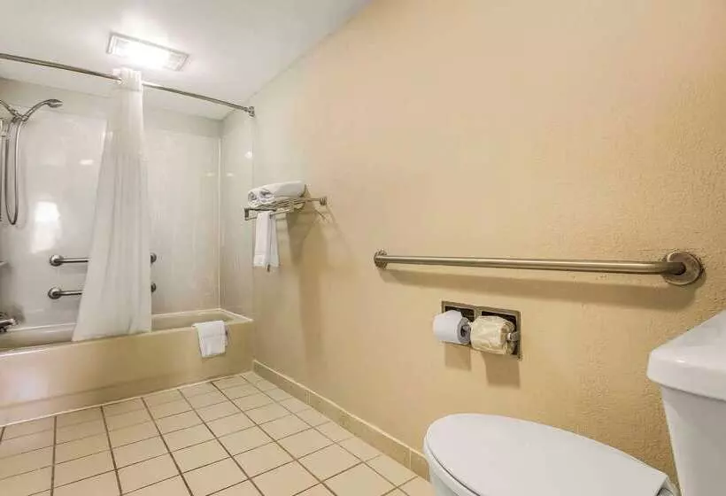 ホテル Econo Lodge North