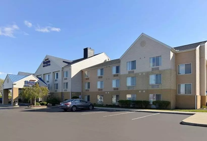 בית מלון כפרי Fairfield By Marriott