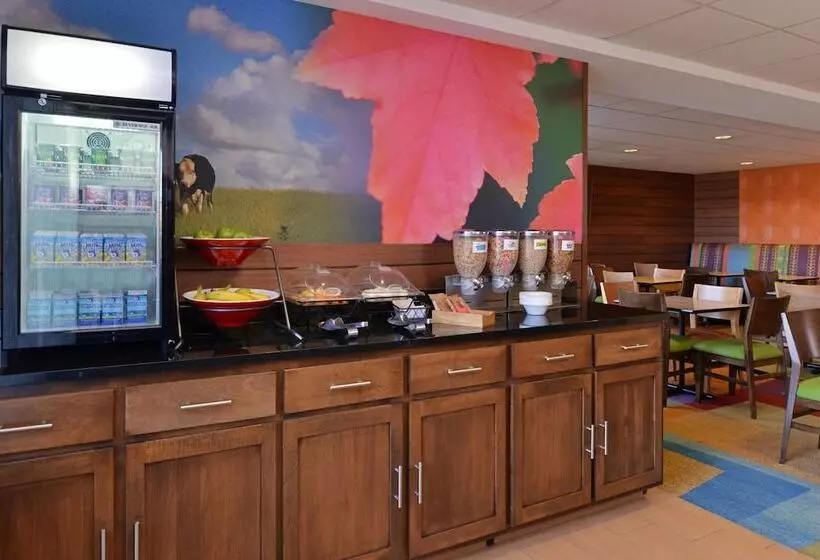 בית מלון כפרי Fairfield By Marriott