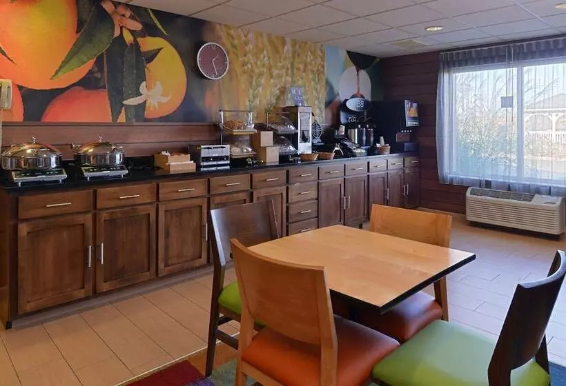 בית מלון כפרי Fairfield By Marriott