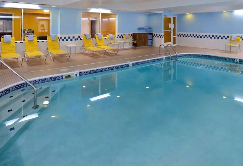 בית מלון כפרי Fairfield By Marriott