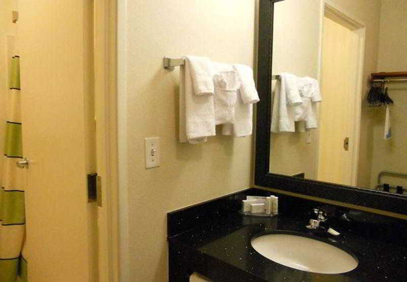 هتل Fairfield Inn By Marriott Loveland Fort Collins