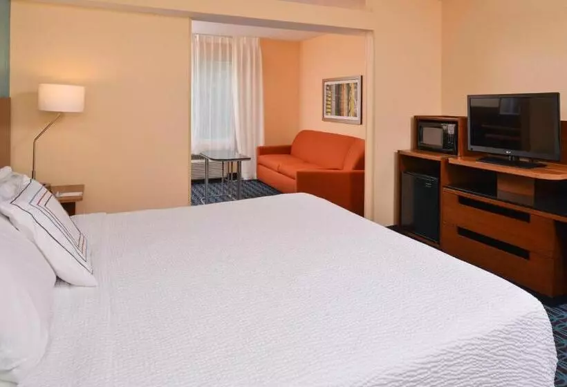 هتل Baymont By Wyndham St Charles