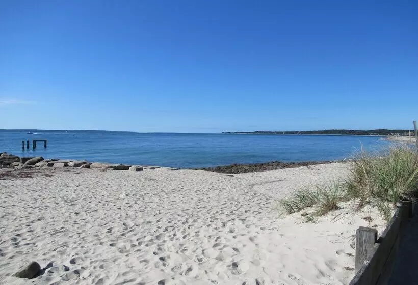 هتل Falmouth Heights Motor Lodge