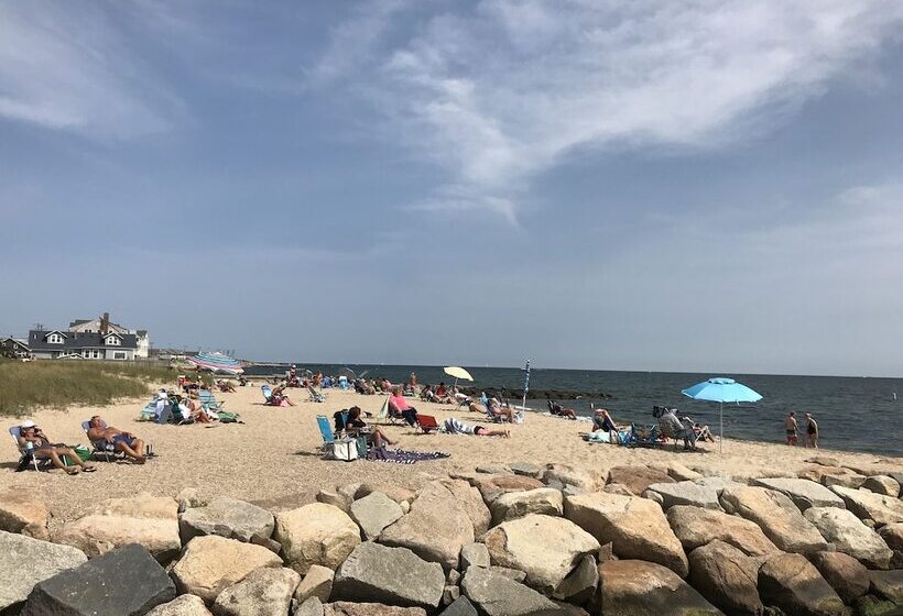 בית מלון כפרי Falmouth Heights Motor Lodge