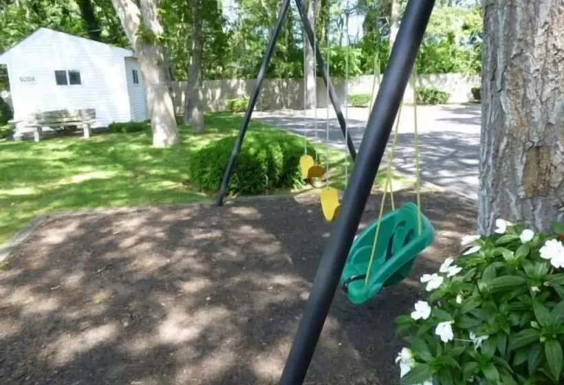 هتل Falmouth Heights Motor Lodge