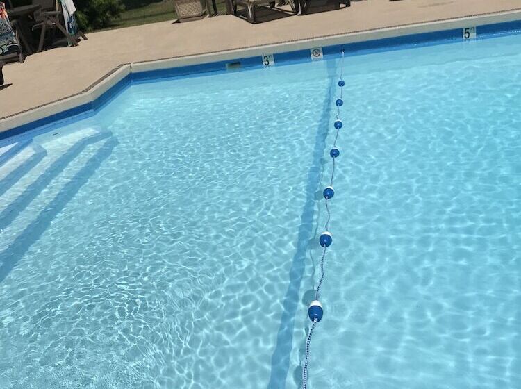 בית מלון כפרי Falmouth Heights Motor Lodge