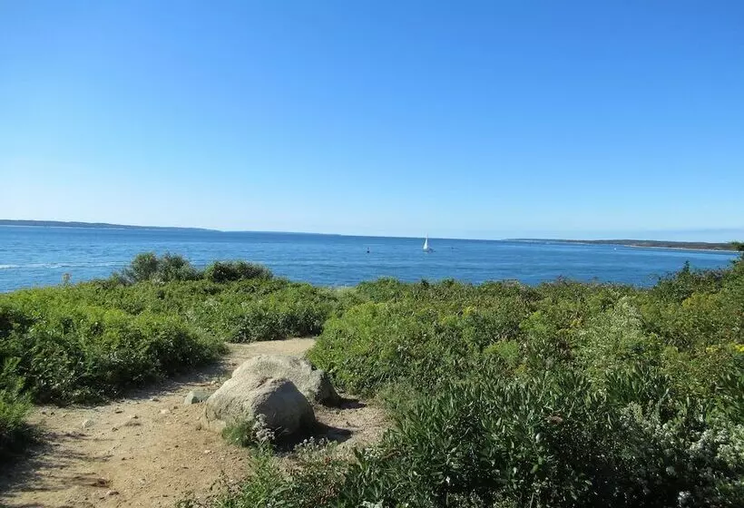 هتل Falmouth Heights Motor Lodge