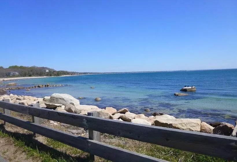 هتل Falmouth Heights Motor Lodge