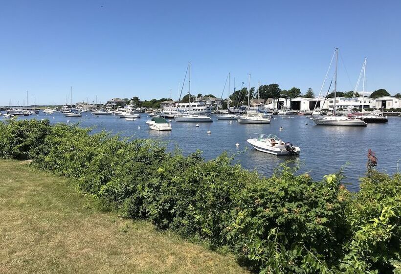 בית מלון כפרי Falmouth Heights Motor Lodge