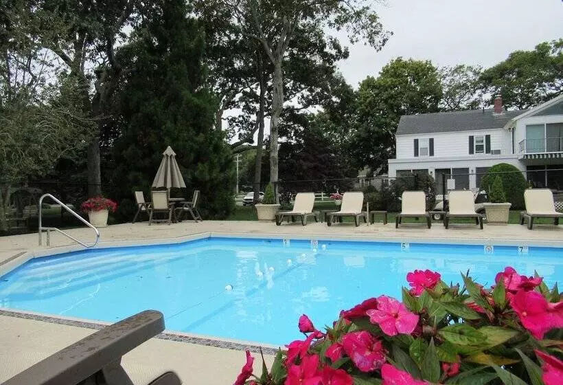 هتل Falmouth Heights Motor Lodge