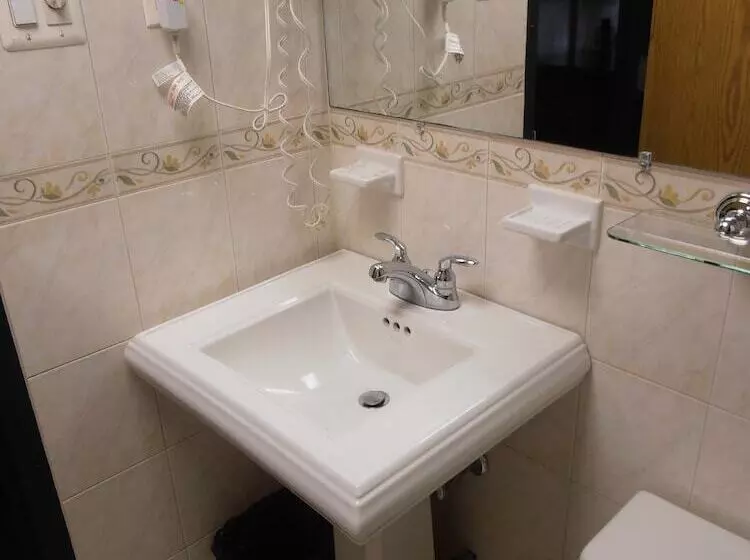 فندق Floral Park Motor Lodge