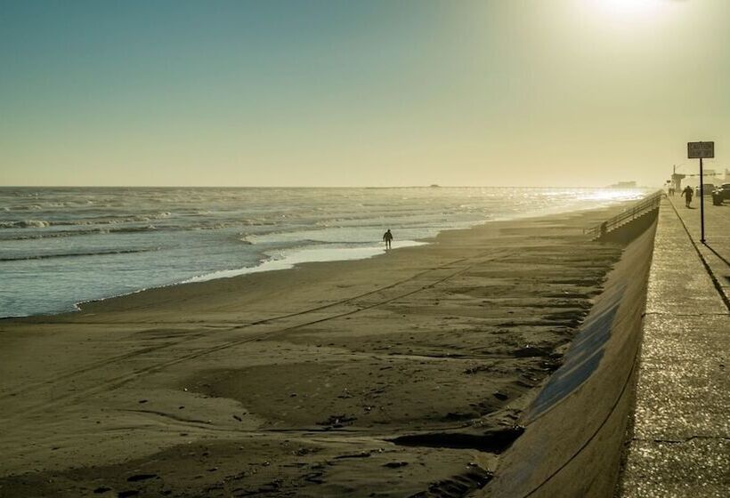 בית מלון כפרי Gaido S Seaside Inn