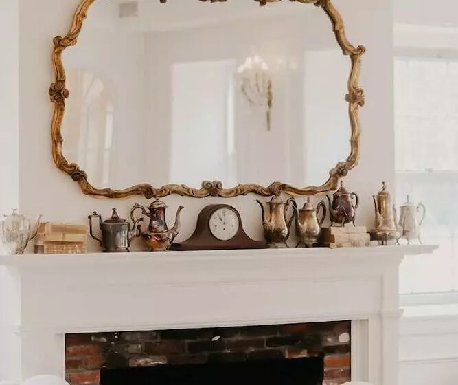 호텔 Garrison Inn Boutique