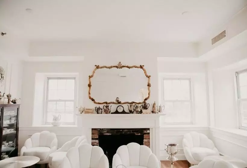 호텔 Garrison Inn Boutique