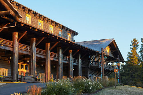 בית מלון כפרי Glacier Park Lodge