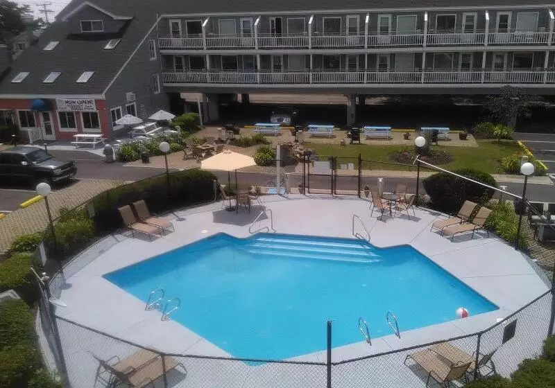 هتل The Grand Beach Inn