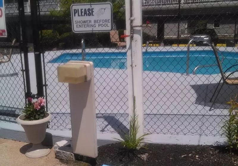 هتل The Grand Beach Inn