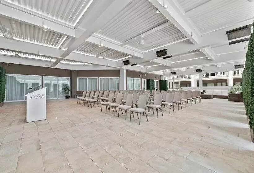 בית מלון כפרי Icona Avalon