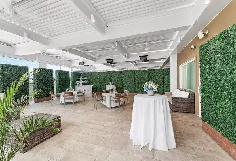 בית מלון כפרי Icona Avalon