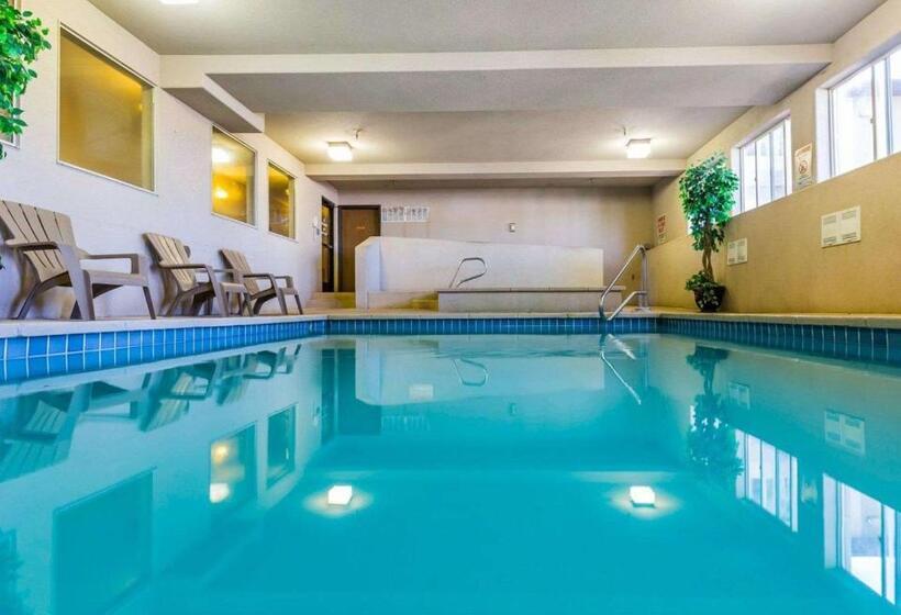 فندق West End Lodge