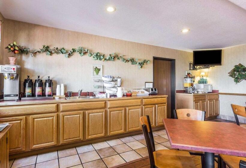 فندق West End Lodge