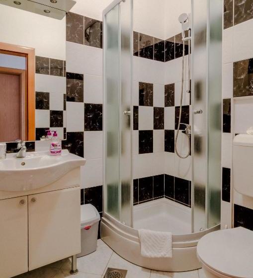 Apartments Anita Punta Skala