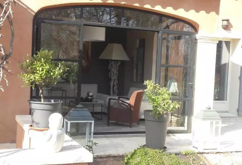 Aamiaismajoitus (B&B) Les Oursillons