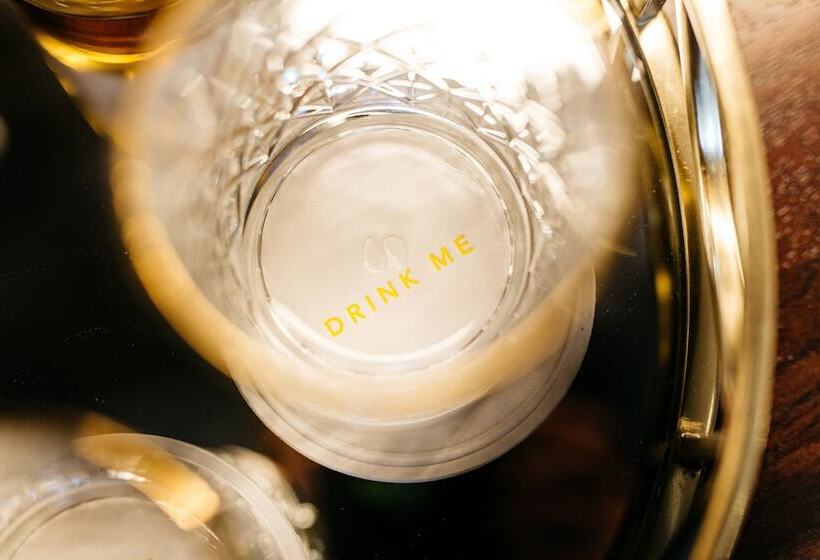 ホテル Quite Simply French