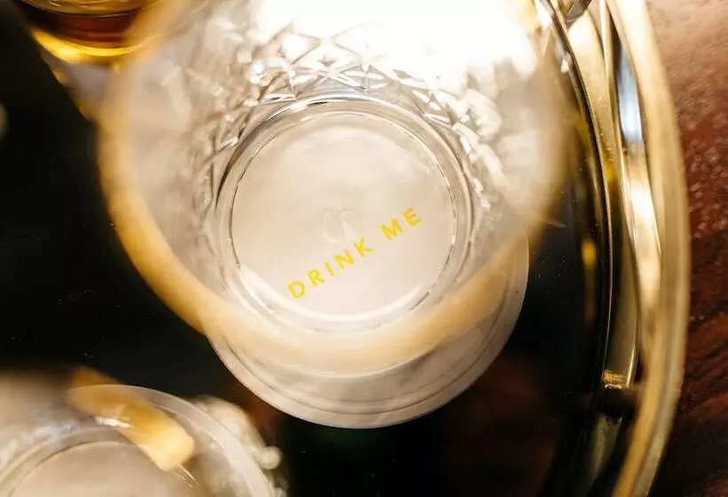 Hotelli Quite Simply French