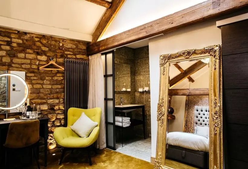 Hotelli Quite Simply French