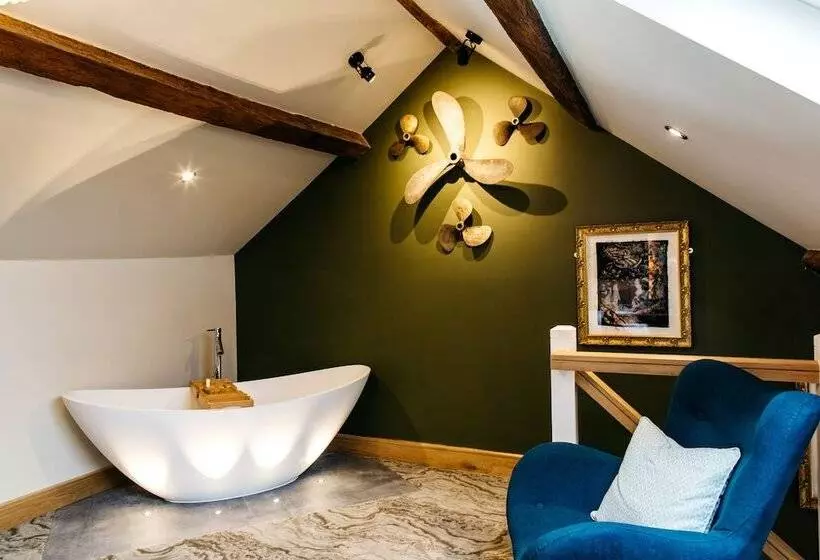 Hotelli Quite Simply French