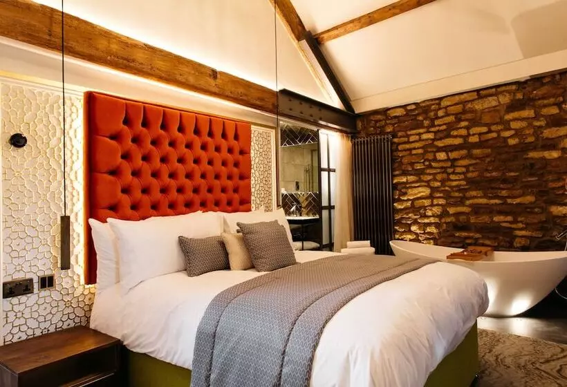 Hotelli Quite Simply French