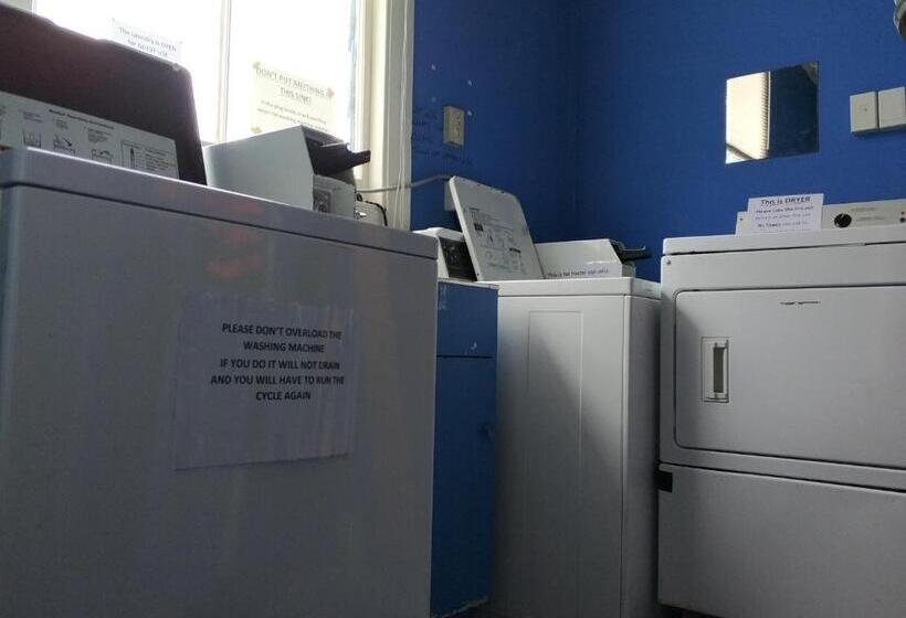 Общежитие Napier Art House Backpackers