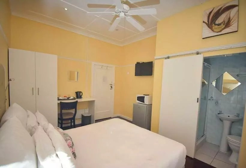 تختخواب و صبحانه Kwazi Guest House