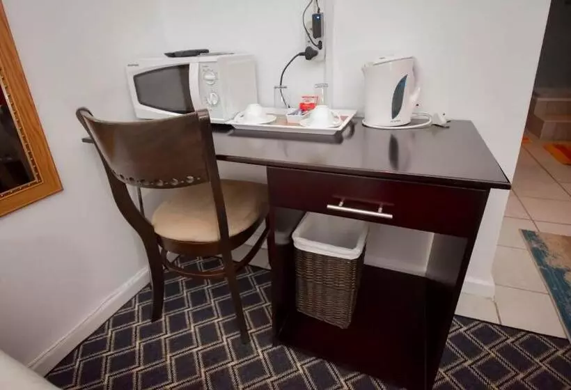 تختخواب و صبحانه Kwazi Guest House