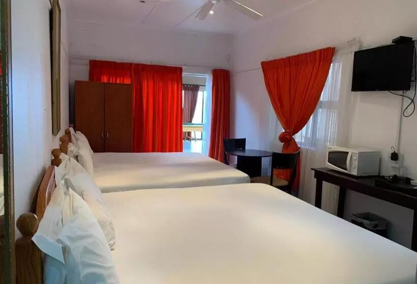 تختخواب و صبحانه Kwazi Guest House