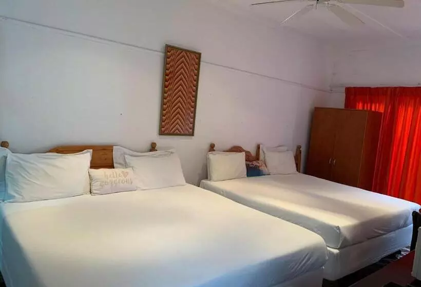 تختخواب و صبحانه Kwazi Guest House