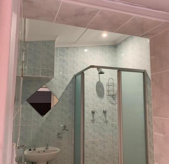 مبيت وإفطار Kwazi Guest House