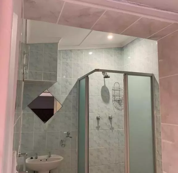 تختخواب و صبحانه Kwazi Guest House