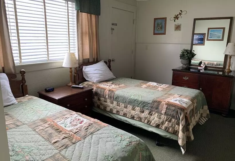 Carrollmotel And Cottages