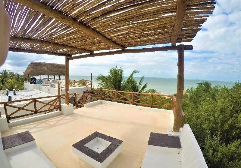 Hotelli La Puerta Azul Beachfront  Adults Only