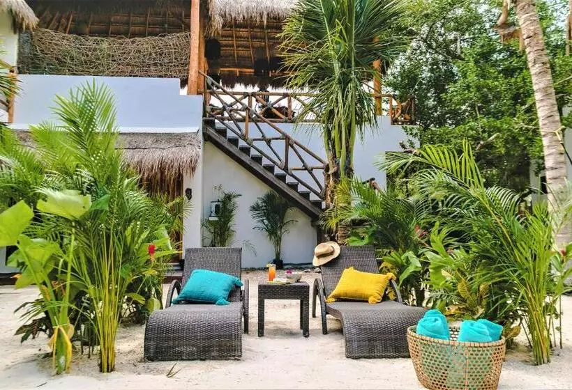 Hotelli La Puerta Azul Beachfront  Adults Only