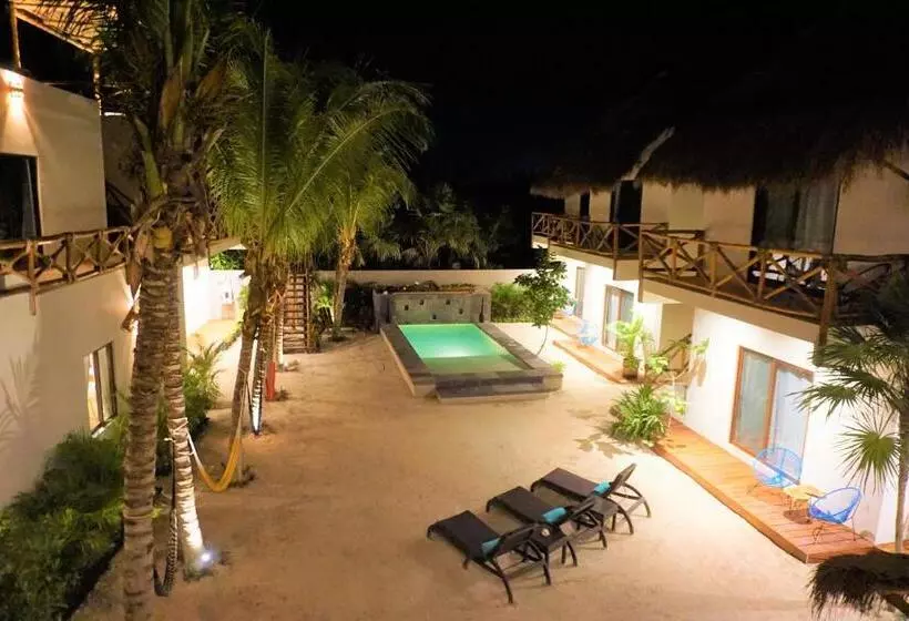 Hotelli La Puerta Azul Beachfront  Adults Only