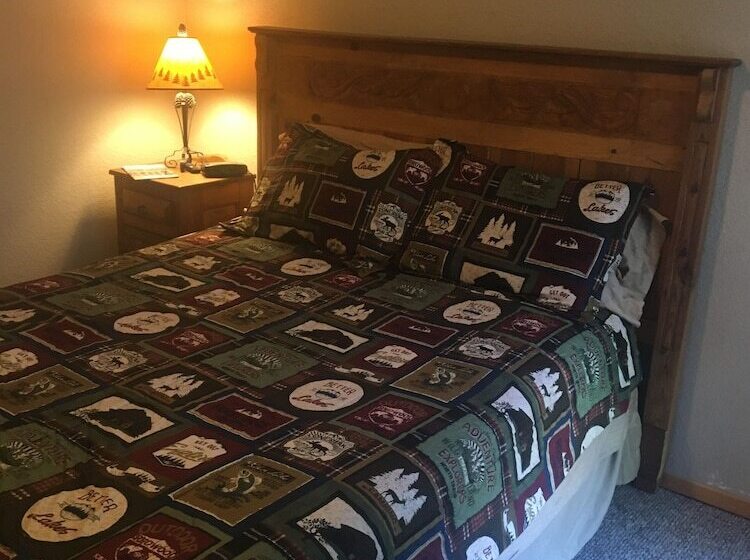 هتل The Lodge At Lazy Bear Retreat