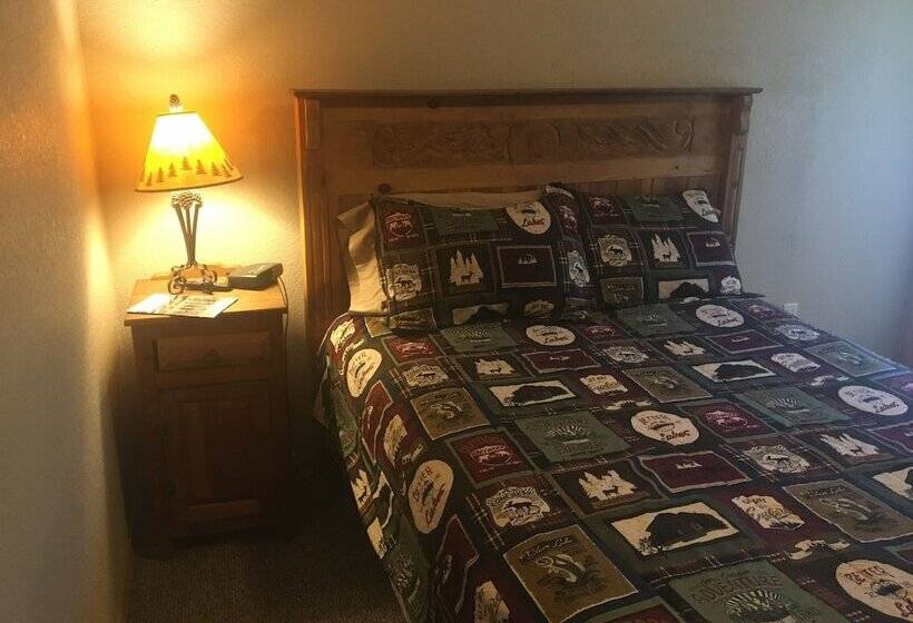 هتل The Lodge At Lazy Bear Retreat