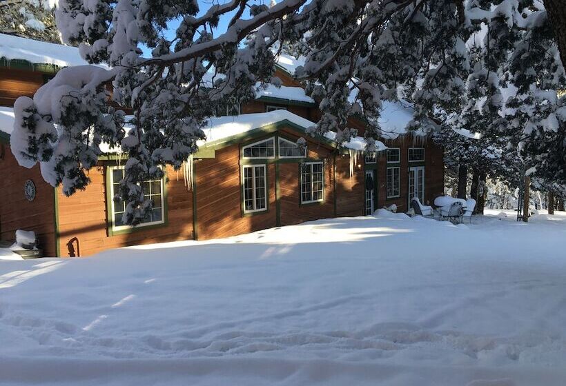 هتل The Lodge At Lazy Bear Retreat